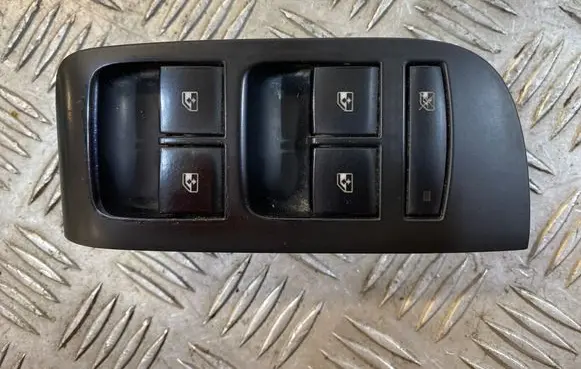 Opel Zafira C Electric window control switch 13305011 224034