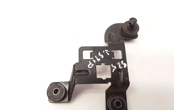 KIA Carnival Power steering pump mounting bracket 