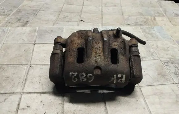 KIA Sorento Front brake caliper