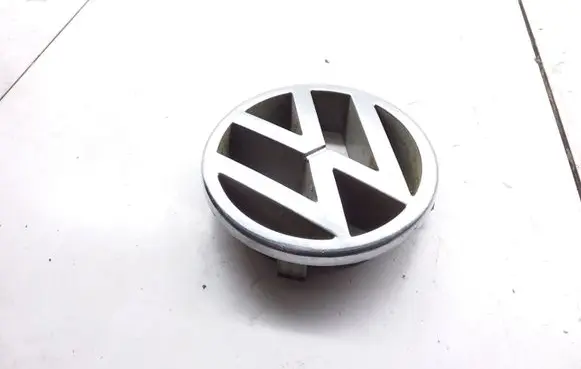 Volkswagen PASSAT B3 Manufacturer badge logo/emblem 3A0853601