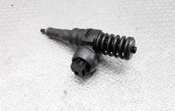 Skoda Octavia Mk2 (1Z) Fuel injector 038130073AG