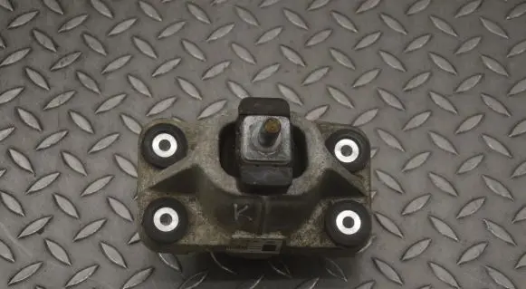 Land Rover Discovery 5 Engine mount bracket FPLA6A003BA