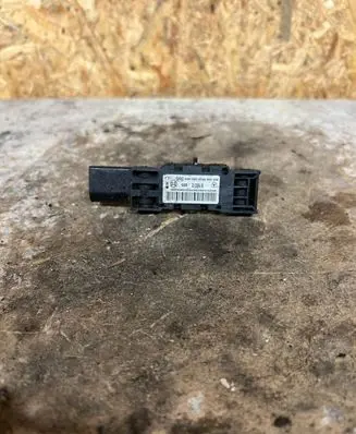 Mercedes-Benz S W220 Airbag deployment crash/impact sensor 0028200826