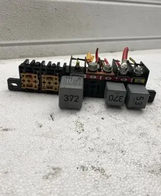 Audi A6 S6 C5 4B Fuse module 8L0941822A