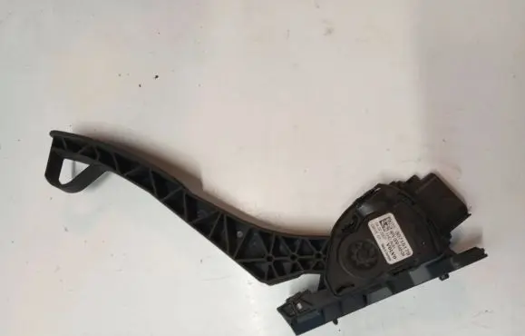 Volvo XC90 Accelerator throttle pedal 30715179