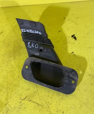 Volvo V50 Intercooler air channel guide 114KM