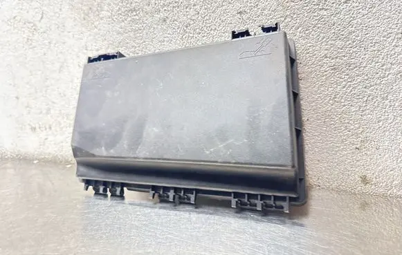 Opel Astra H Fuse box cover 13125865