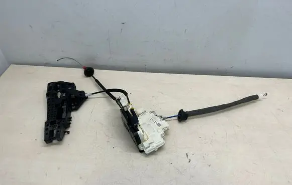 Audi A8 S8 D4 4H Rear door lock 4H0839015D