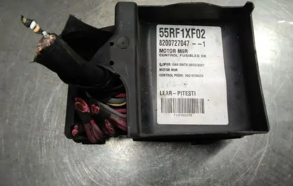 Renault Espace - Grand espace IV Fuse module 8200727047 55RF1XF02