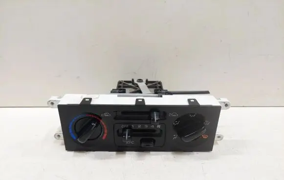 Subaru Forester SF Climate control unit 9M08