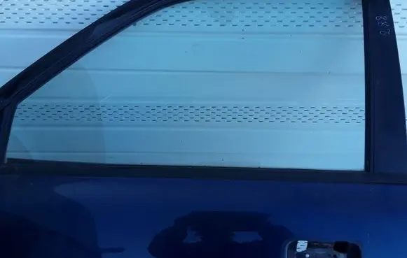 Mitsubishi Pajero Sport I Front door window glass four-door 43R00034