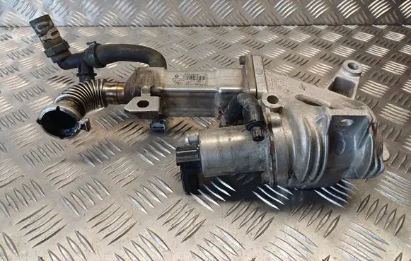 Renault Scenic II - Grand scenic II EGR valve cooler 8200467059 70007506 3129002