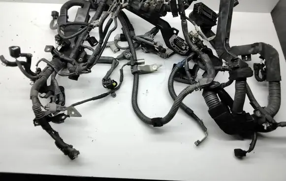 Toyota Avensis T270 Engine installation wiring loom 8212105C00
