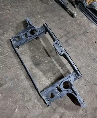 Volkswagen Touareg I Radiator support slam panel 7L0805594