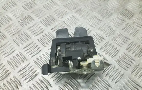 Audi Q5 SQ5 Tailgate/trunk/boot lock/catch/latch 8R0827520