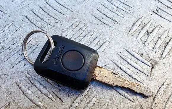 Audi Cabriolet B3 8G Ignition key/card 