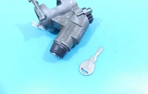 Volkswagen PASSAT B4 Ignition lock IMPRK1256447