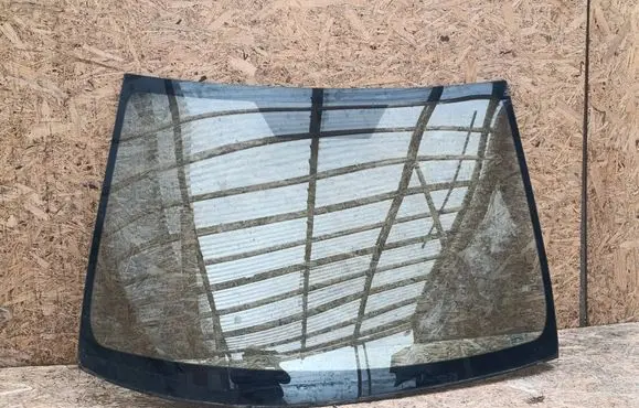 Toyota Avensis T270 Front windscreen/windshield window DOT459AS1M848 43R010242