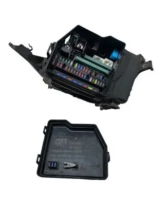 Lexus RX 450H Fuse box set 8272048100 TP1903