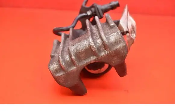 Volkswagen Golf V Rear brake caliper