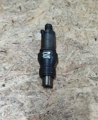 Volvo S40, V40 Fuel injector LOR6735401D