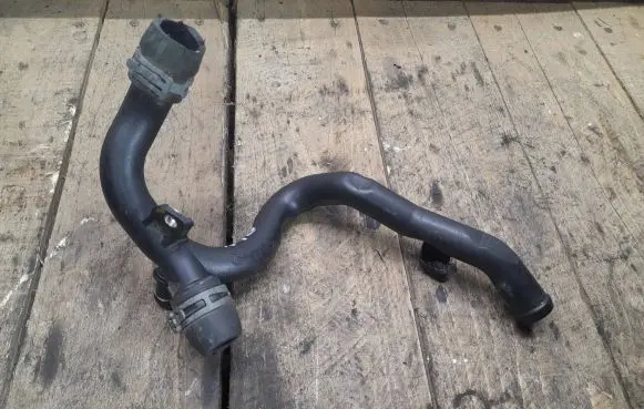 Mercedes-Benz A W169 Engine coolant pipe/hose A6402001452