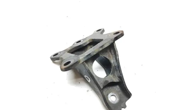 Nissan Navara D23 Engine mounting bracket
