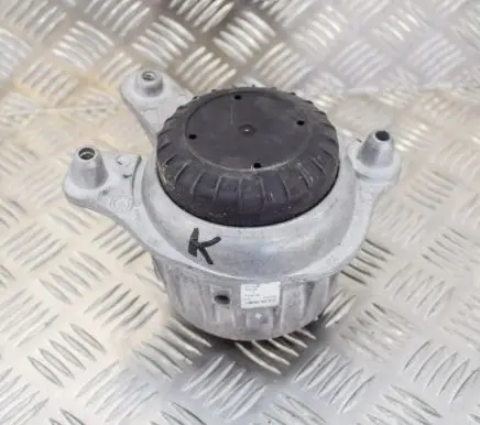 Mercedes-Benz C W205 Engine mount bracket A2052406617