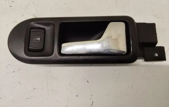 Volkswagen PASSAT B5 Front door interior handle 3B1837114