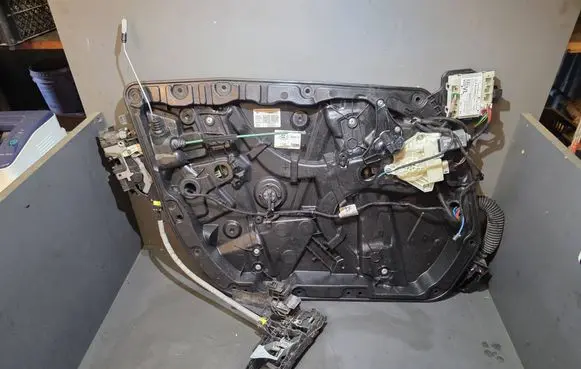 Mercedes-Benz E W213 Front door window regulator with motor A2137230700 A2050056799 A2137230300