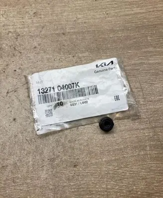 Hyundai Accent Nuts/bolts 1327104007K