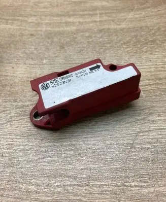 Volkswagen Golf IV Airbag deployment crash/impact sensor 1J0909606D 5WK42350