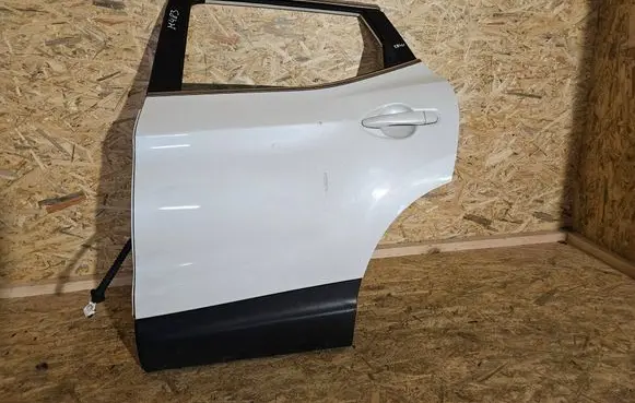 Nissan Qashqai Rear door 