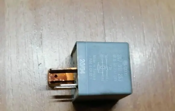 Volkswagen Touareg I Glow plug pre-heat relay 357911253 50237003