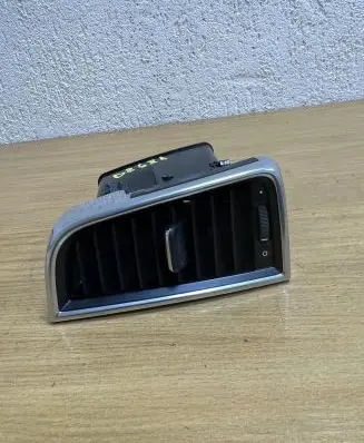 Porsche Panamera (970) Quarter panel pressure vent 97055214103 D8681