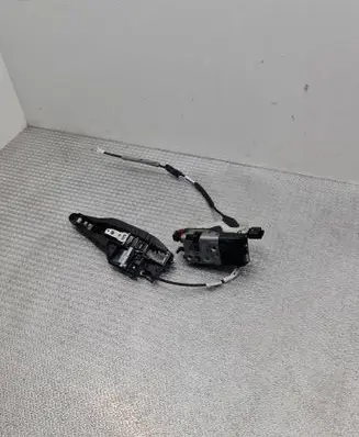 Peugeot 208 I Rear door lock 981250128