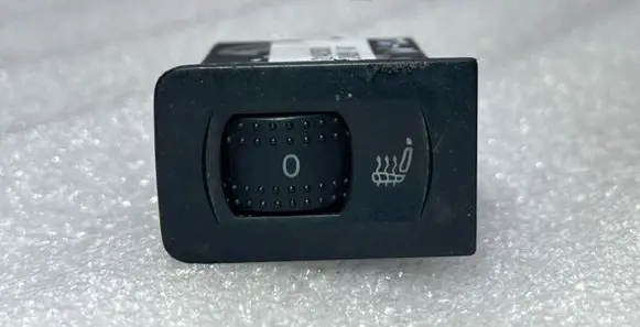 Volkswagen Bora Seat heating switch 1J0963563B
