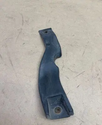 Audi A4 S4 B6 8E 8H Fender mounting bracket 8H0807204
