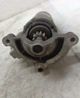 Peugeot 206 Starter motor 105831048