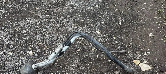 Volvo XC90 Fuel tank filler neck pipe 8624901