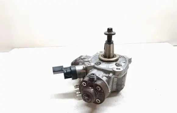 BMW 5 F10 F11 Fuel injection high pressure pump 0445010634 7823463