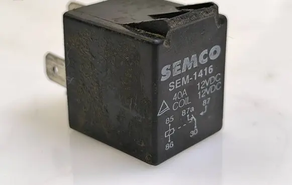Audi A4 S4 B5 8D Other relay 8587887 SEM1416