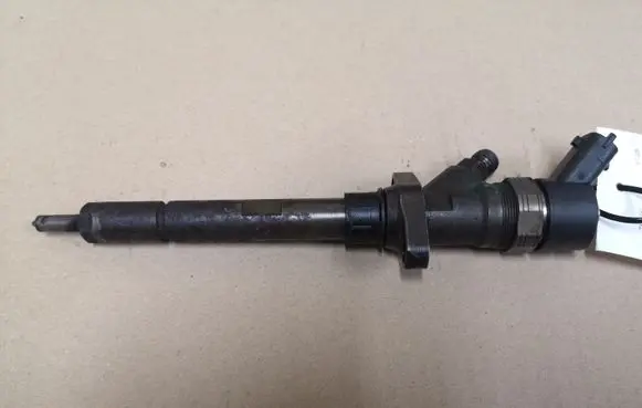 Peugeot 607 Fuel injector 0445110036
