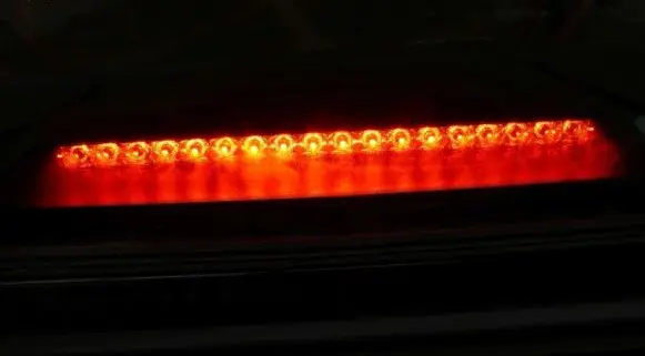 Third/center stoplight