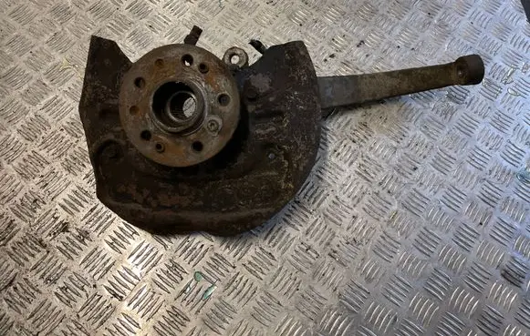 Mercedes-Benz R W251 Front wheel hub 06064502