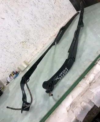 Nissan Qashqai J12 Windshield/front glass wiper blade 