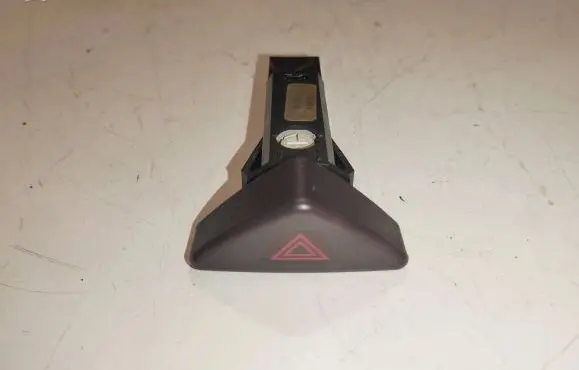 Volvo XC70 Hazard light switch