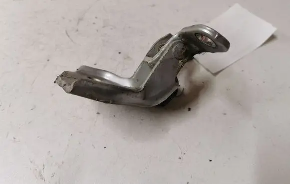 KIA Sorento Front door upper hinge