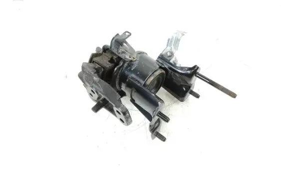 Toyota RAV 4 (XA50) Engine mounting bracket