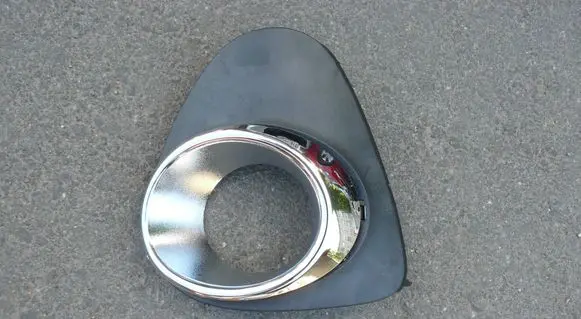 Toyota Avensis T270 Front fog light trim/grill 8148405010 8148205010